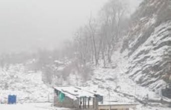 क्रिसमस और नए साल के जश्न से पहले उत्तराखंड के पर्वतीय इलाकों में बर्फबारी के आसार