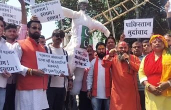 पहलगाम में हिंदुओं पर हुए इस्लामी आक्रमण के विरुद्ध बजरंग दल का आक्रोश प्रदर्शन