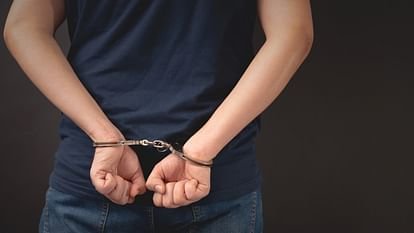 arrest_09067af508377369bf1cc6873fd20383-2-1