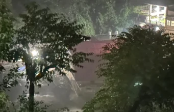 ब्रेकिंग न्यूज : सहस्त्रधारा के कारलीगाढ बादल फटने से तबाही