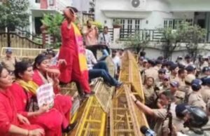 देहरादून में कांग्रेस का हल्ला बोल, महिला अपराधों के खिलाफ प्रदर्शन में कई नेता हिरासत में