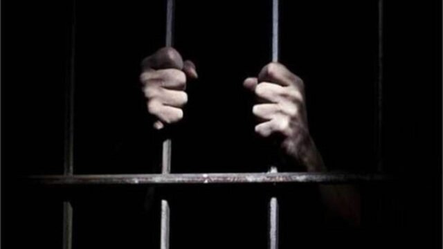 अख़बार वितरण के बहाने छेड़छाड़: महिला से जबरदस्ती ‘आई लव यू’ लिखकर किया प्रेम का इज़हार, कोर्ट ने सुनाई सज़ा