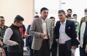 एलारा कैपिटल ग्रुप लंदन के सीईओ राज भट्ट ने इंटेंसिव केयर सेंटर विजिट कर जिला प्रशासन के प्रयासों को सराहा