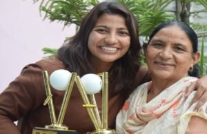 “कमबैक क्वीन” स्नेह राणा ने पूरा किया पिता का सपना: वर्ल्ड कप जीत पर देहरादून के सिनौला गाँव में दीवाली जैसा जश्न