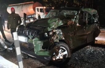 Dehradun Accident: आर्मी का वाहन सड़क किनारे खड़े सीमेंट मिक्सर ट्रक से भिड़ा, चार सैन्य कर्मी घायल