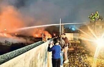 देहरादून में कूड़ा डंपिंग साइट में भीषण आग, जहरीले धुएं से जनजीवन प्रभावित