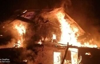 ग्राम गुराड़ी में भीषण अग्निकांड, तीन परिवार बेघर—मकान खाक, मवेशियों की दर्दनाक मौत