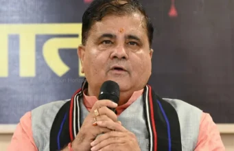 Dehradun : मक्का-मदीना में रोक तो कुंभ में क्यों नहीं? महेंद्र भट्ट ने कांग्रेस से पूछा सवाल
