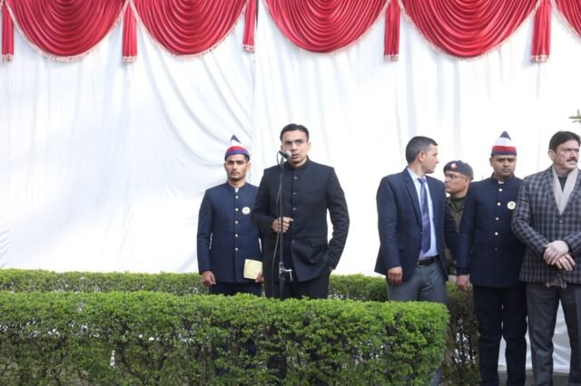 गणतंत्र दिवस पर जिलाधिकारी सविन बंसल ने कलेक्ट्रेट परिसर में किया ध्वजारोहण