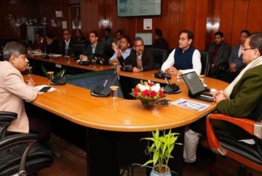देहरादून: रोजगार पर सीएम धामी की हाईलेवल बैठक, युवाओं को संस्थानों से जोड़ने की तैयारी