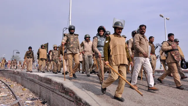 बनभूलपुरा रेलवे अतिक्रमण पर सख्ती, पूरे इलाके में कड़ा पुलिस पहरा