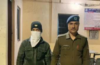 देहरादून: बसंत विहार पुलिस ने मोबाइल झपटमार फैज़ल को दबोचा, मोबाइल व स्कूटी बरामद