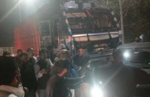 लालकुआं हाईवे पर ट्रक का तांडव, आधा दर्जन वाहन क्षतिग्रस्त