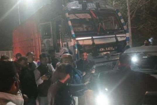 लालकुआं हाईवे पर ट्रक का तांडव, आधा दर्जन वाहन क्षतिग्रस्त