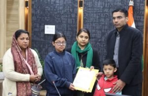 सीएम निर्देश पर जिला प्रशासन का बड़ा कदम: विधवा शांति राणा की बेटी अंशिका की कक्षा 12 तक की फीस जमा