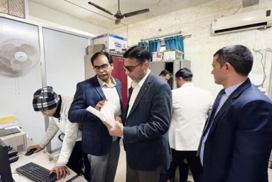 डीएम की निरीक्षण जांच का त्वरित संज्ञान; गंभीर आरोप व साक्ष्य के चलते गिरी गाज