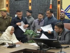 देहरादून जनता दर्शन में 163 शिकायतें दर्ज: डीएम सविन बंसल ने दिए सख्त निर्देश, विधवा सहायता से लेकर भूमि घोटाले तक मामलों में त्वरित कार्रवाई