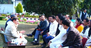 सरकारी कर्मचारियों की सुरक्षा पर सख्त धामी सरकार: मुख्य सचिव को SOP बनाने के निर्देश