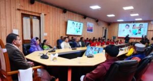 मन की बात: CM धामी ने स्कूली बच्चों संग सुना पीएम मोदी का 131वां एपिसोड