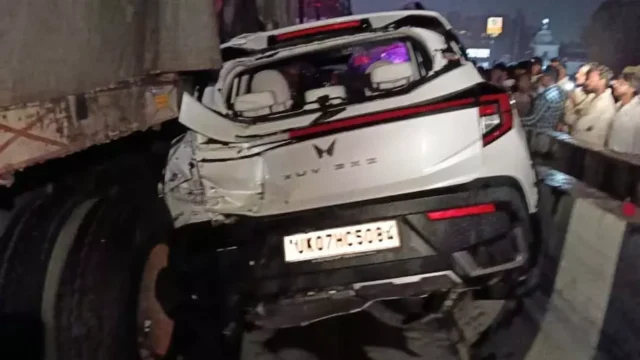 हरिद्वार-देहरादून हाईवे पर बड़ा हादसा: बस, ट्रॉली और कई वाहन भिड़े, आग में घिरी गाड़ियां