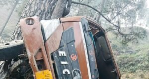 दुर्घटना: खाई में गिरा कैंटर, चालक की मौके पर ही मौत