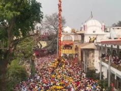 देहरादून में ऐतिहासिक झंडा मेला शुरू: 94 फीट ऊंचे झंडेजी के आरोहण से गूंजा दरबार साहिब