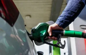 ब्रेकिंग: पेट्रोल-डीजल पर एक्साइज ड्यूटी ₹10 घटी, कीमतों में बढ़ोतरी पर लगी रोक