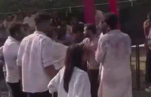 देहरादून में होली के दौरान बवाल: सिर पर बोतल फोड़ी, युवतियों से अभद्रता