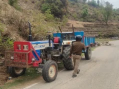 ट्रैक्टर-ट्रॉली पलटी: अल्मोड़ा में 2 युवकों की मौत, 2 गंभीर घायल