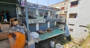 अवैध निर्माणों पर एमडीडीए की सख्त कार्रवाई, दो व्यवसायिक निर्माण सील