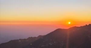 उत्तराखंड में बदला मौसम का मिजाज, पहाड़ों में बारिश और चोटियों पर बर्फबारी के आसार