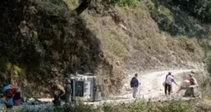 बागेश्वर हादसा: अनियंत्रित बोलेरो दुर्घटनाग्रस्त, 11 लोग जख्मी