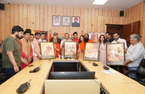 CM धामी ने बाबा नीब करौरी महाराज पर फिल्म का पोस्टर लॉन्च किया