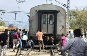 लालकुआं रेलवे स्टेशन पर बड़ा हादसा टला: बिना इंजन 150 मीटर दौड़ा गार्ड कोच, पटरी से उतरा