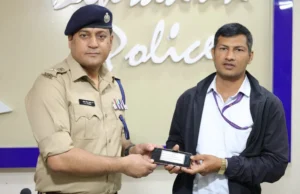 अच्छी पहल: 70 लाख से अधिक के 415 मोबाइलों को वापस लौटाकर दून पुलिस ने बिखेरी चेहरों पर मुस्कान
