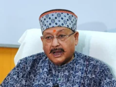 यात्रा व्यवस्था में लगे कर्मचारी, अधिकारी “अतिथि देवो भव:” की भावना से कार्य करें: महाराज