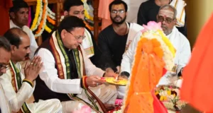 डोल आश्रम में भव्य आयोजन, CM धामी ने किया अभिषेक व पूजन