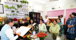 धामी से मुलाकात के बाद आंगनबाड़ी हड़ताल टली, मानदेय बढ़ाने के संकेत