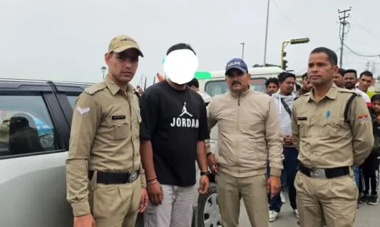 पिता की वर्दी का किया दुरुपयोग: नशे में वाहन चलाते हुए मसूरी पुलिस के चढ़ा हत्थे