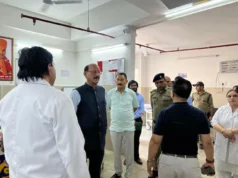 पहाड़ों के बाद अब मैदानों में स्वास्थ्य मंत्री सुबोध उनियाल का एक्शन: अस्पताल की बदहाल व्यवस्था देख चढ़ा पारा