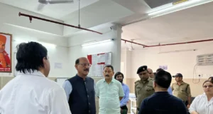 पहाड़ों के बाद अब मैदानों में स्वास्थ्य मंत्री सुबोध उनियाल का एक्शन: अस्पताल की बदहाल व्यवस्था देख चढ़ा पारा