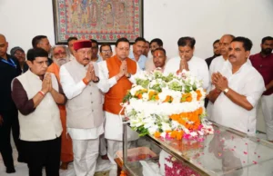 देहरादून : सीएम पुष्कर धामी ने स्वर्गीय मेजर जनरल भुवन चंद्र खण्डूरी को अर्पित की भावभीनी श्रद्धांजलि