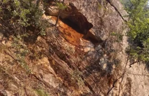 केदारनाथ यात्रा मार्ग पर बड़ा हादसा: पहाड़ी से गिरे पत्थर, एक यात्री की मौत, दूसरा गंभीर घायल