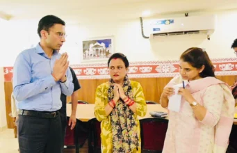 कैंसर पीड़ित परिवार को मिली बड़ी राहत; 71 हजार ऋण माफ, 50 हजार की आर्थिक सहायता