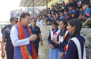 चम्पावत दौरे में राजकीय इंटर कॉलेज देवीधुरा पहुंचे मुख्यमंत्री धामी, छात्र-छात्राओं का बढ़ाया उत्साह