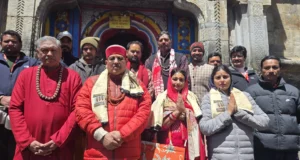 केदारनाथ-बद्रीनाथ पहुंचे सतपाल महाराज, चारधाम यात्रा व्यवस्थाओं का लिया जायजा