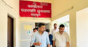 देहरादून कलेक्ट्रेट का औचक निरीक्षण, DM आशीष चौहान ने दिए सख्त निर्देश