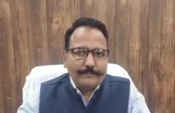 हल्द्वानी : डीएम ललित मोहन रयाल के निर्देश पर मनमानी करने वाले 12 और निजी स्कूलों को जारी किया गया नोटिस
