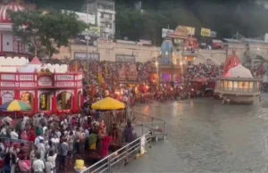 गंगा दशहरा पर हरिद्वार में उमड़ा आस्था का सैलाब, हरकी पैड़ी पर लाखों श्रद्धालुओं ने लगाई गंगा में डुबकी