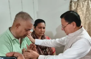मुख्यमंत्री धामी ने मनोज जखमोला के आवास पहुंचकर किया शोक व्यक्त
